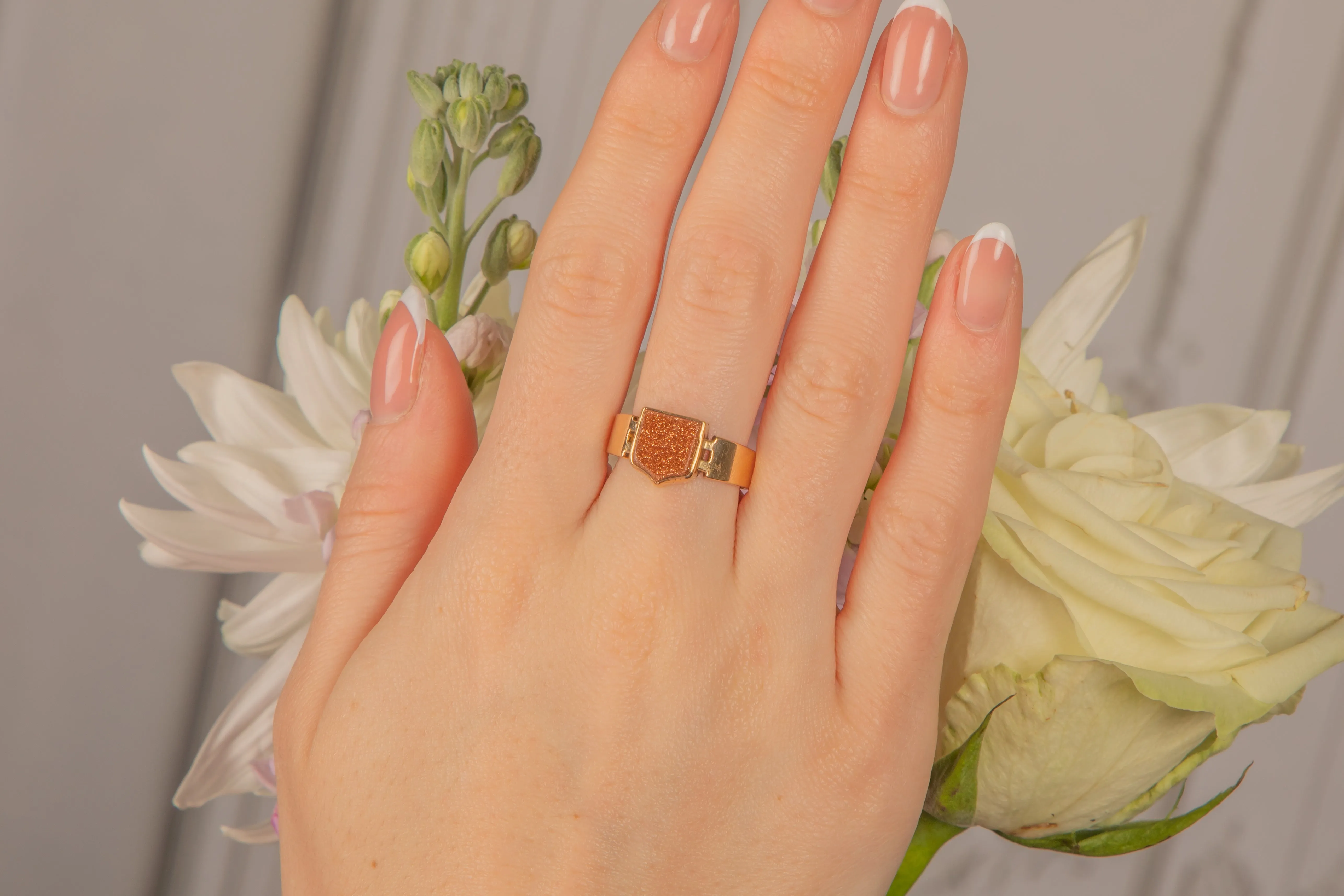 Antique 18ct Gold Signet Ring- Goldstone Shield