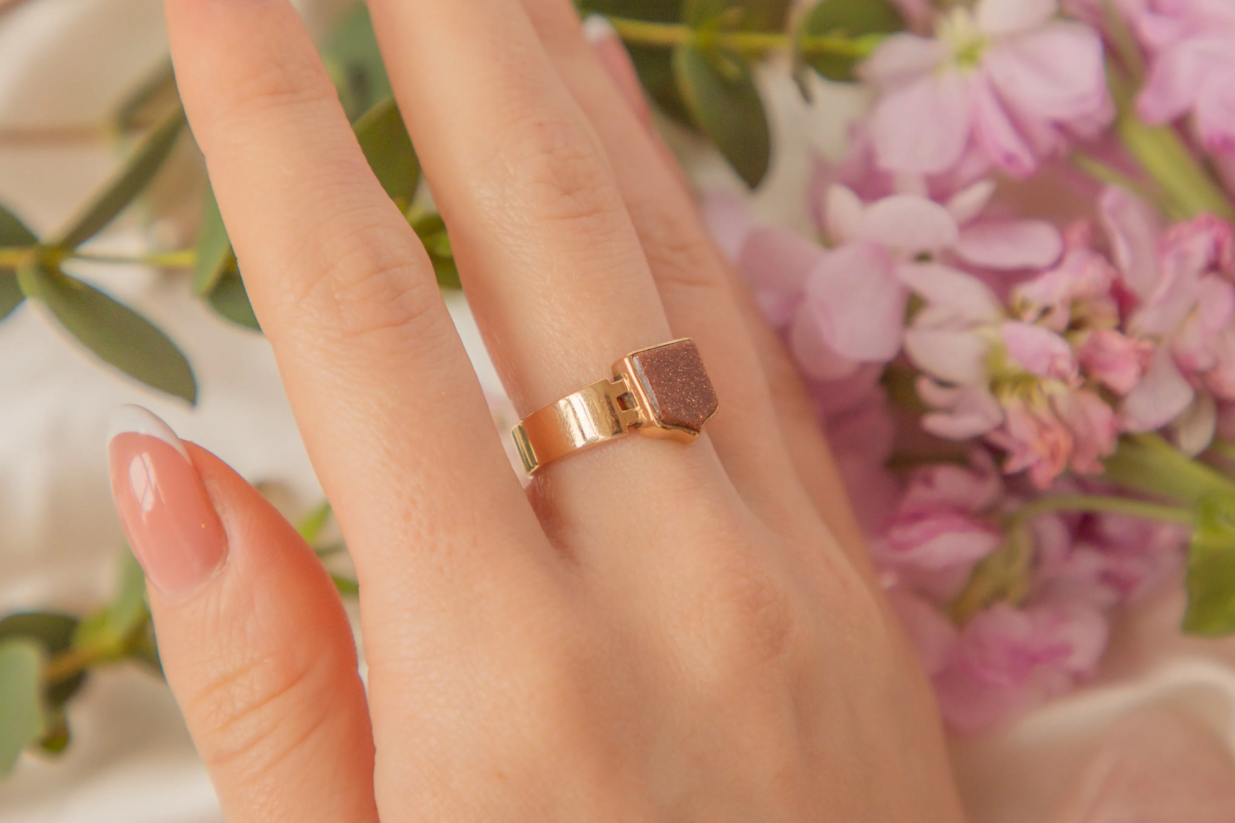 Antique 18ct Gold Signet Ring- Goldstone Shield