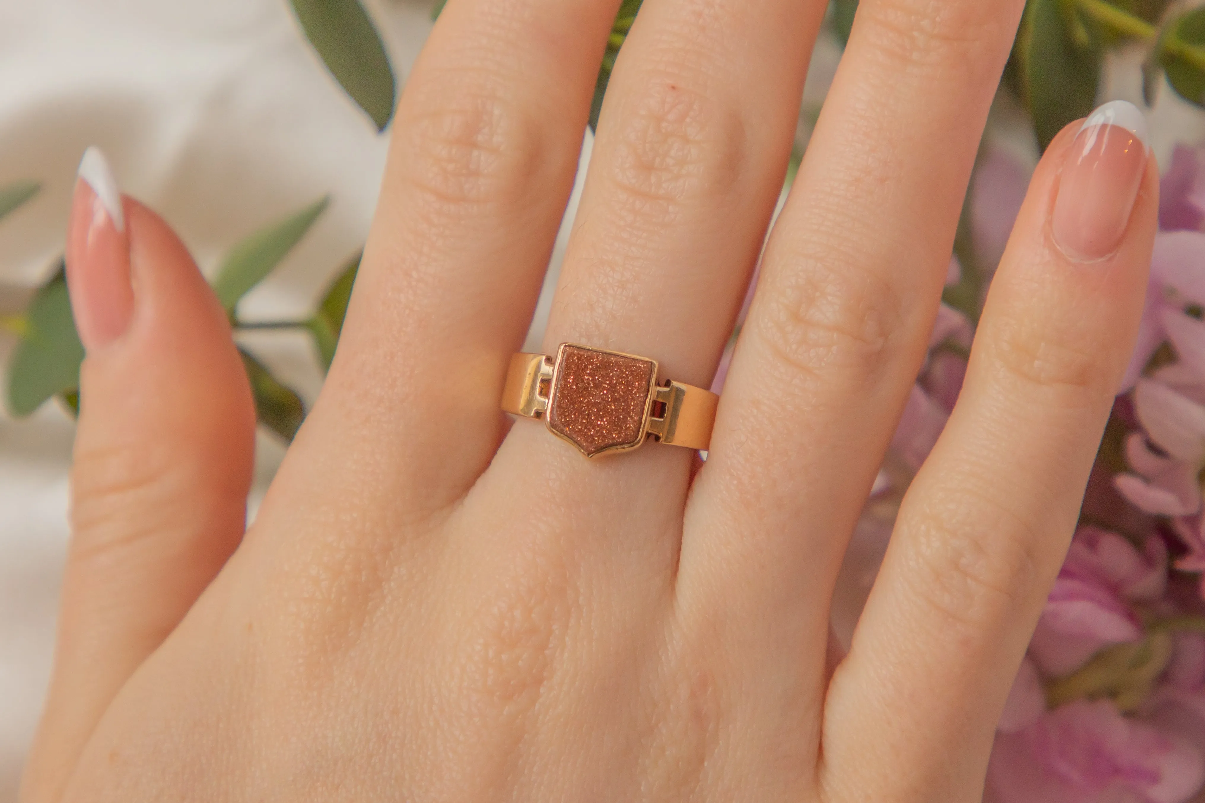 Antique 18ct Gold Signet Ring- Goldstone Shield