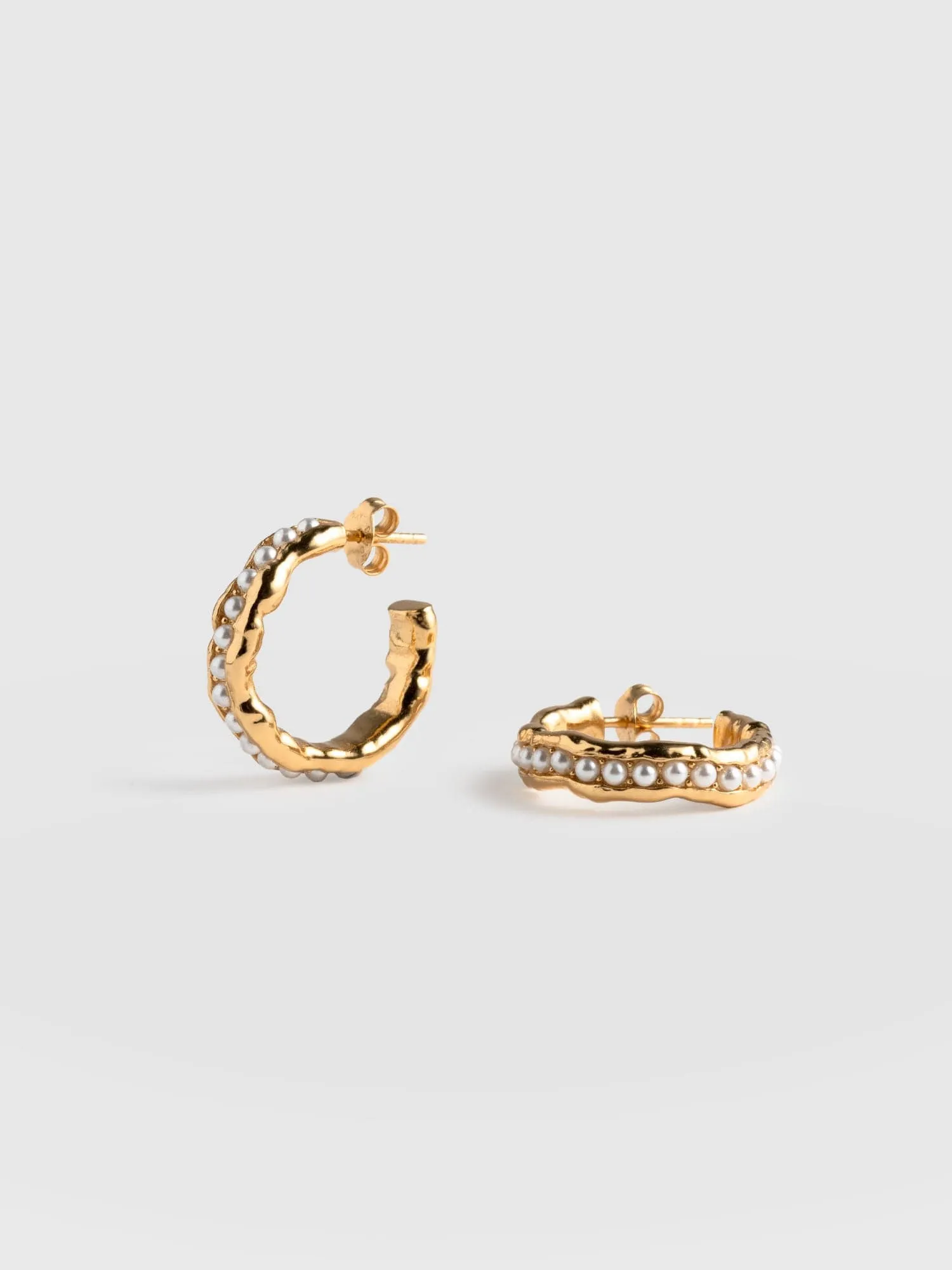 Jacqueline Molten Pearl Hoop Earrings - Gold