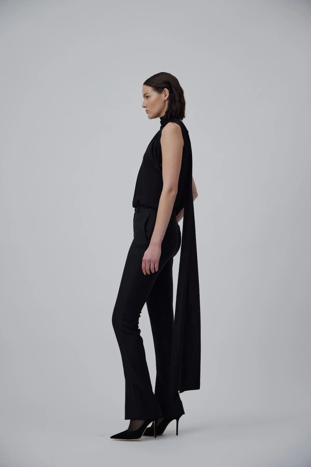 STRAIGHT HEIGHT WAISTED PANTS IN GLOSSY BLACK